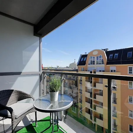 Art Parking By Impero Apartment Poznan